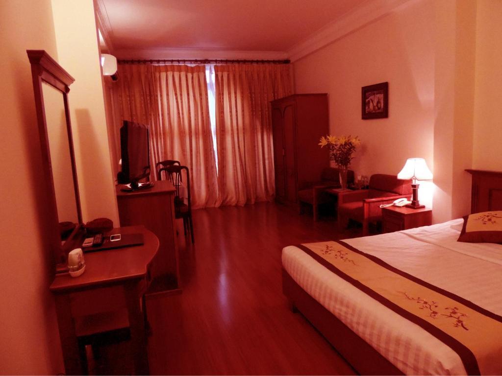 Business Saigon Khách sạn 2*